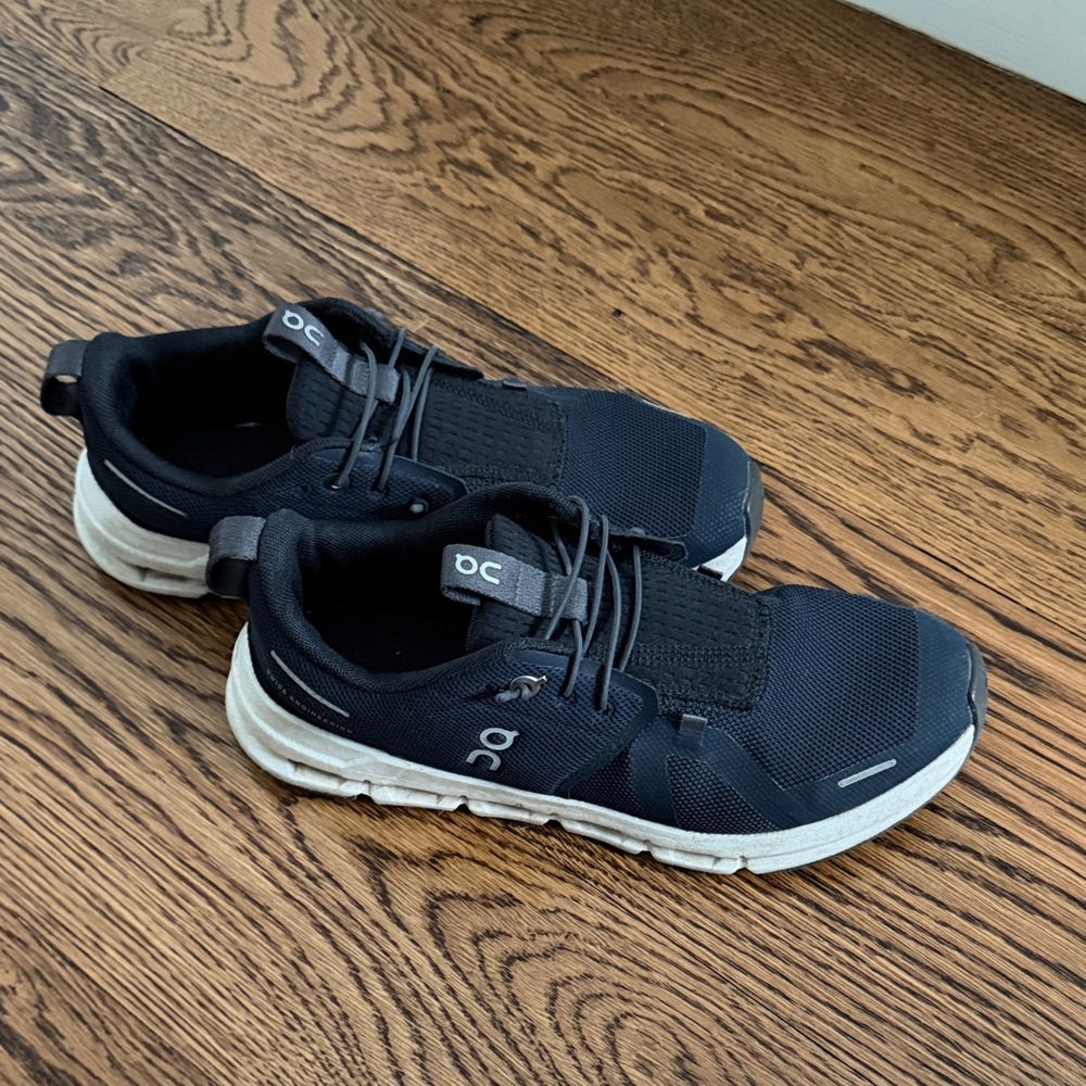 OC Youth Navy and White Sneakers. Size 5.5. Very good condition.